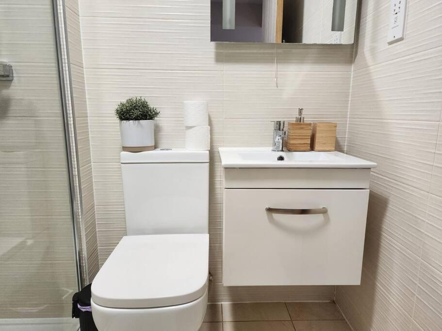 Horizon House, Luxury 2-Bedroom Flat 3 옥스퍼드 외부 사진