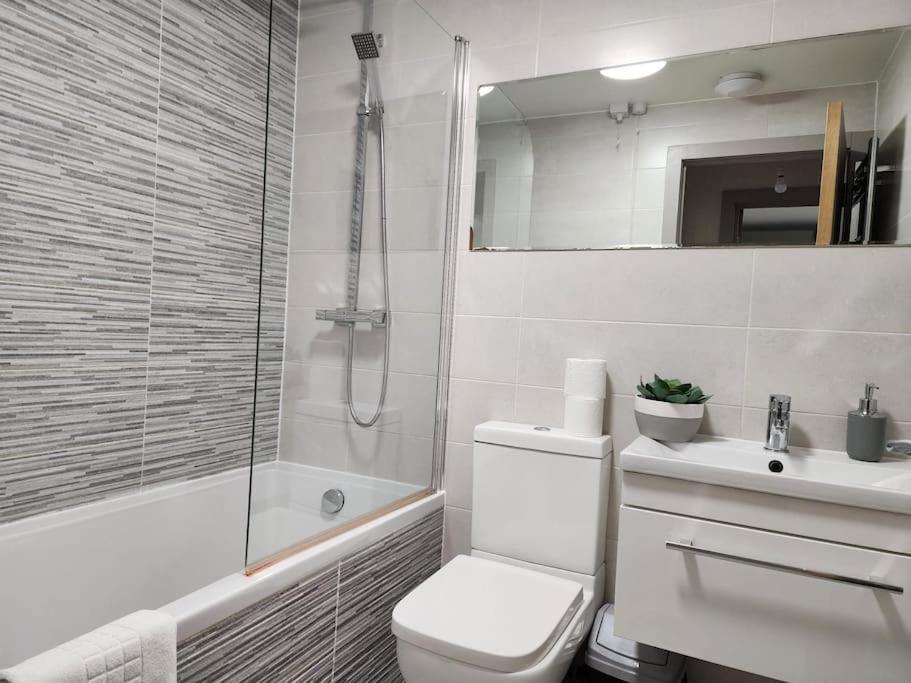 Horizon House, Luxury 2-Bedroom Flat 3 옥스퍼드 외부 사진